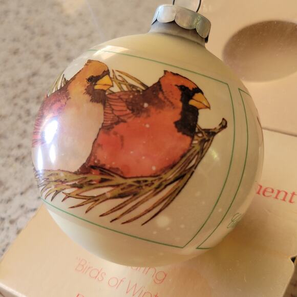 Hallmark Christmas 1976 Cardinal Tree Trimmer Collection Bauble Ball Ornament - Picture 9 of 16